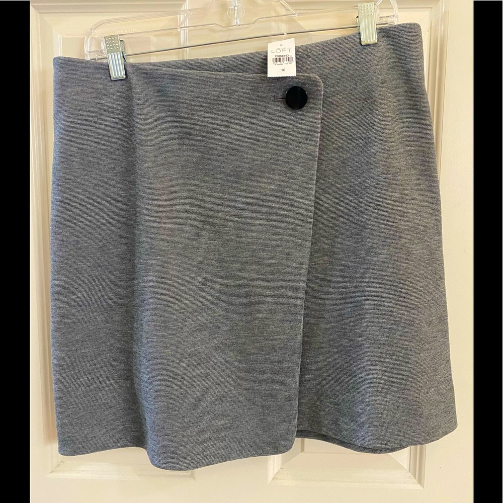 LOFT button mini skirt